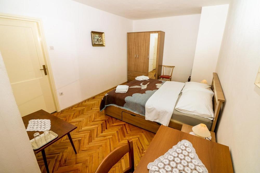Double Rooms Tomica 2 With Balcony Baška Exteriör bild