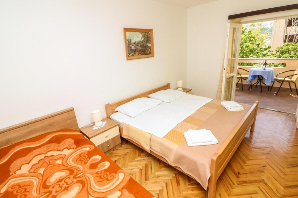 Double Rooms Tomica 2 With Balcony Baška Exteriör bild