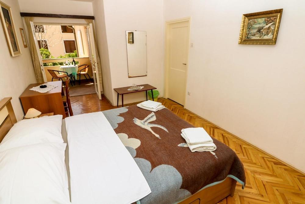 Double Rooms Tomica 2 With Balcony Baška Exteriör bild