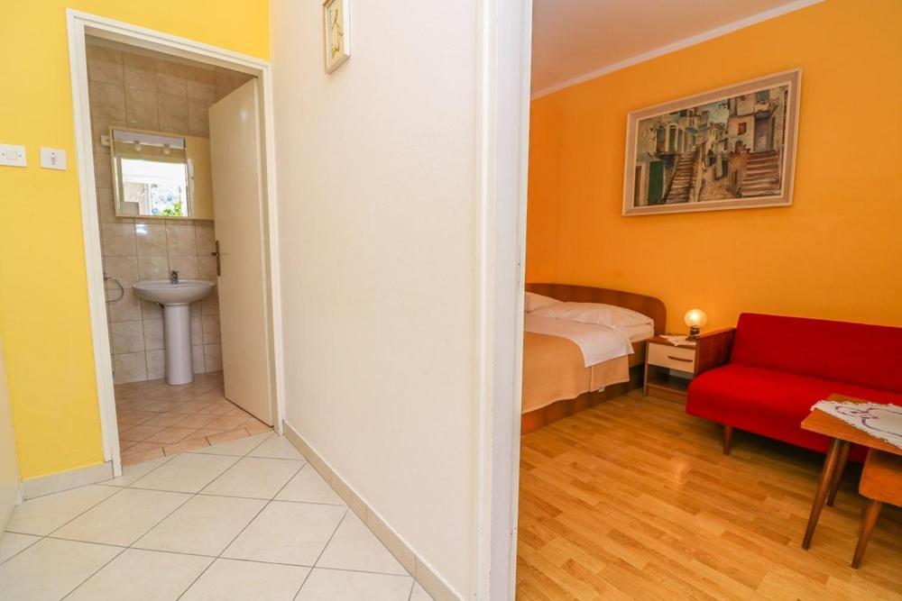 Double Rooms Tomica 2 With Balcony Baška Exteriör bild